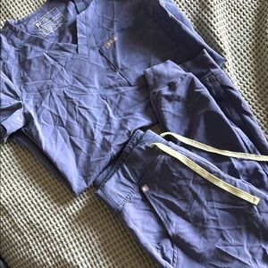 SOLD - Figs gray set